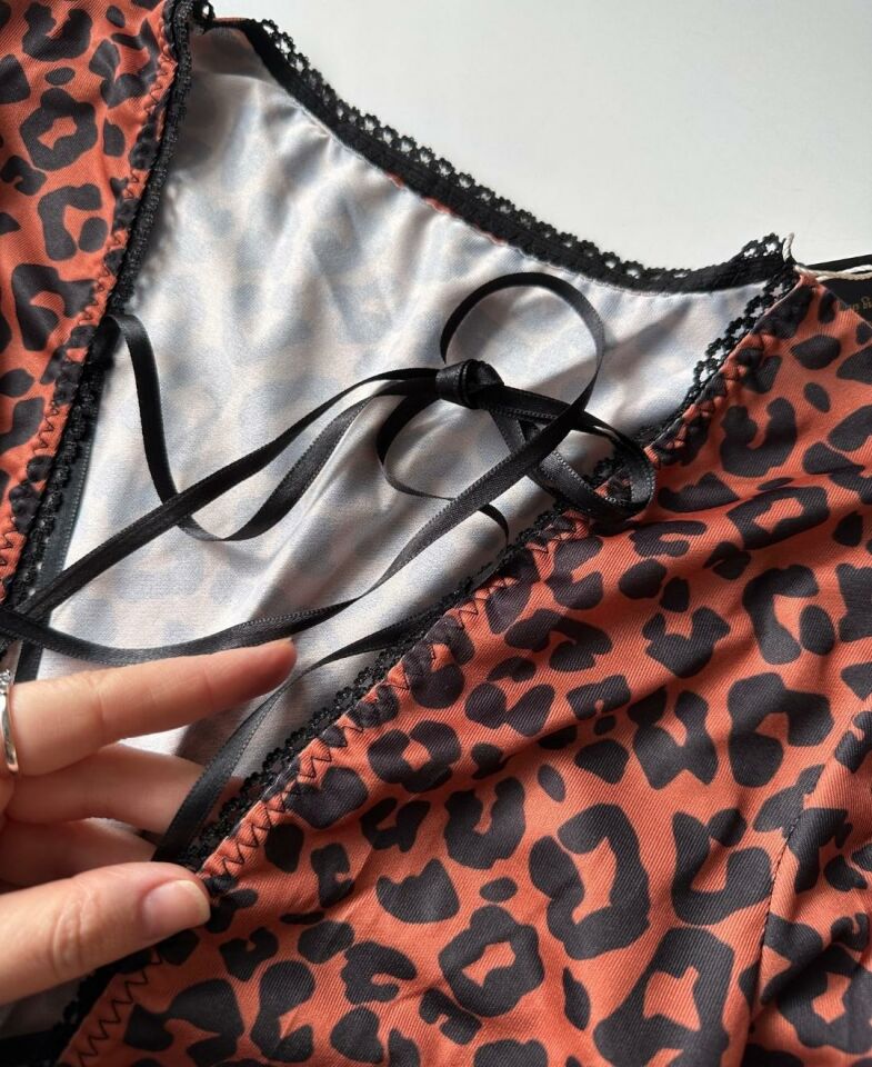 Kadın Leopar Desenli Derin Dekolte Jartiyerli Bodysuit -8292