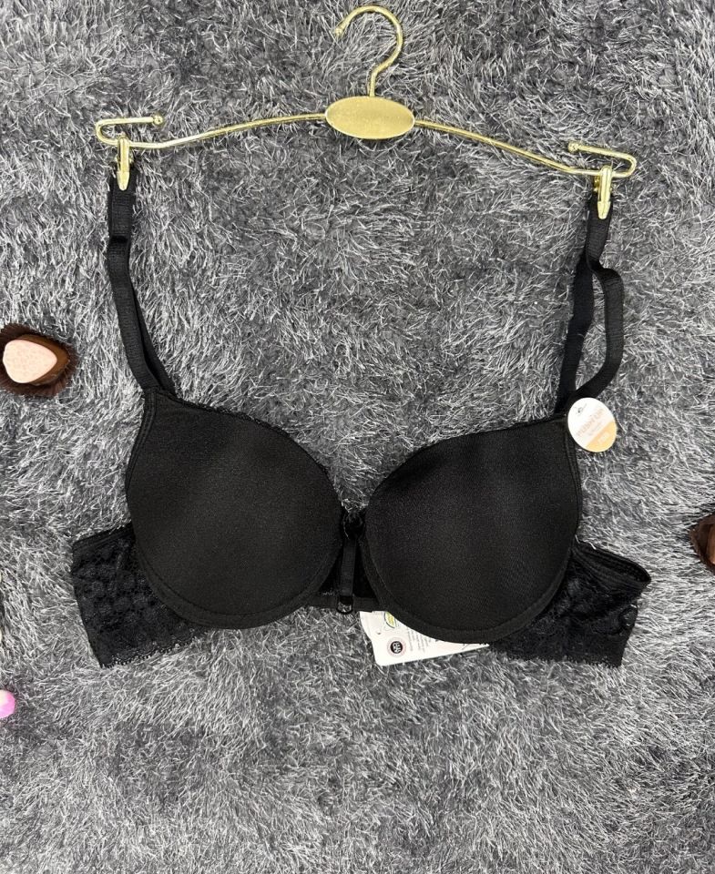 Günlük Kullanım Full Push-up Yanları Dantelli Önü Halka Detaylı Sütyen Siyah - 90B