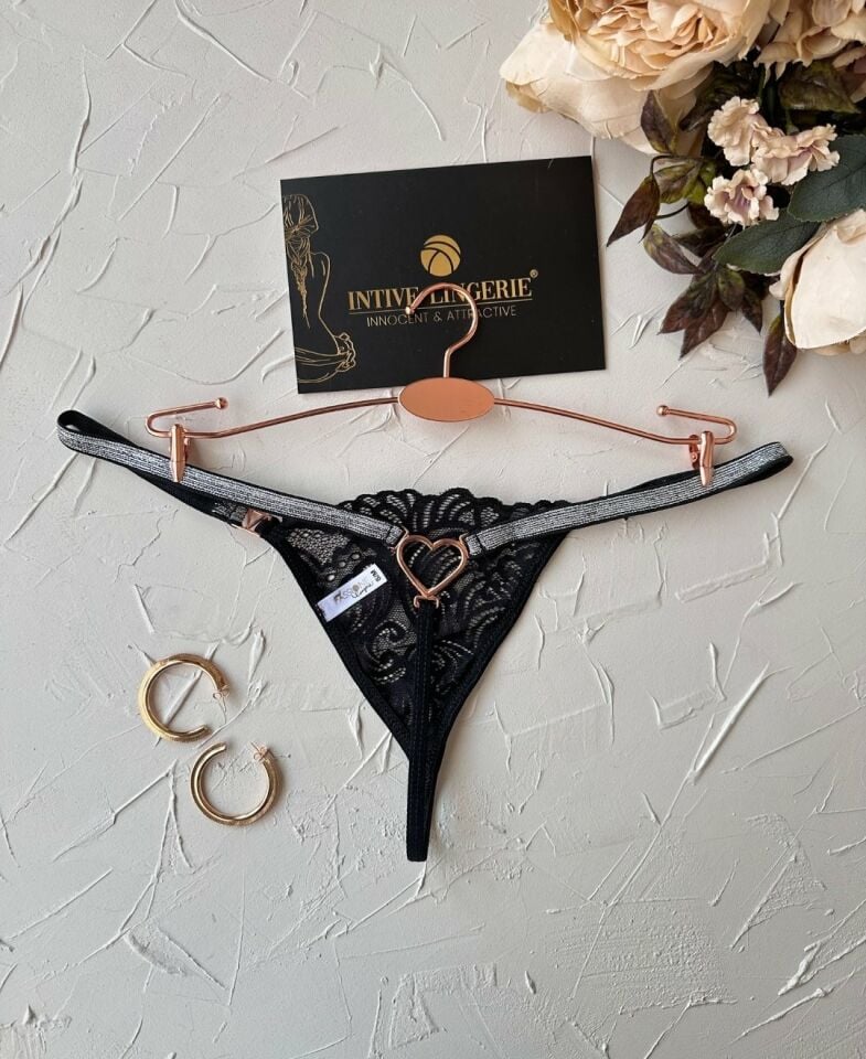 Passione Parlak Şerit Detaylı Pembe/Siyah Esnek Arkası Kalp Aksesuar Detaylı String Siyah - L/XL