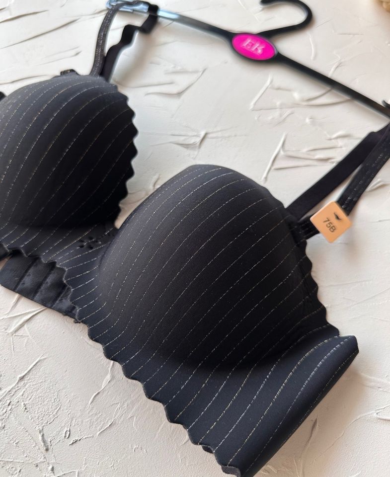 Jennie İthal Lazer Kesim Dikişsiz Parlak İpli El Kaplı Push-up Sütyen -FK1204 Siyah - 75B