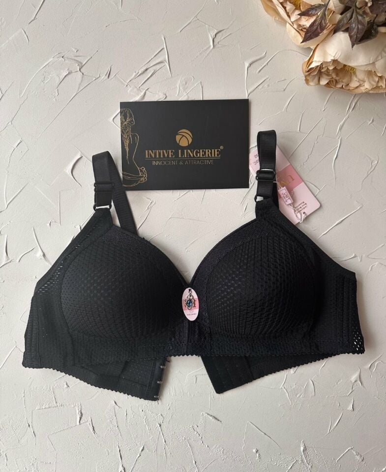 Maria Balensiz Delikli Nefes Alan Aksesuarlı Yandan Destekli Kalın Askılı C Cup Toparlayıcı Sütyen Maria Balensiz Delikli Nefes Alan Aksesuarlı Yandan Destekli Kalın Askılı C Cup Toparlayıcı Sütyen