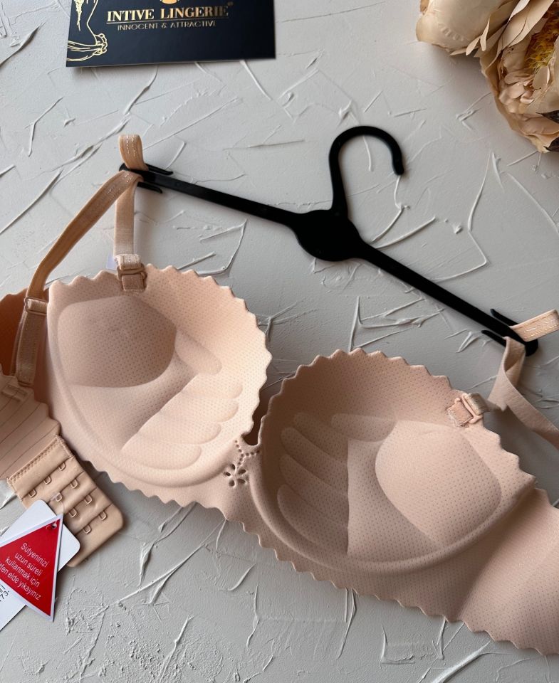 Jennie İthal Lazer Kesim Dikişsiz Parlak İpli El Kaplı Push-up Sütyen -FK1204 Ten Rengi - 85B