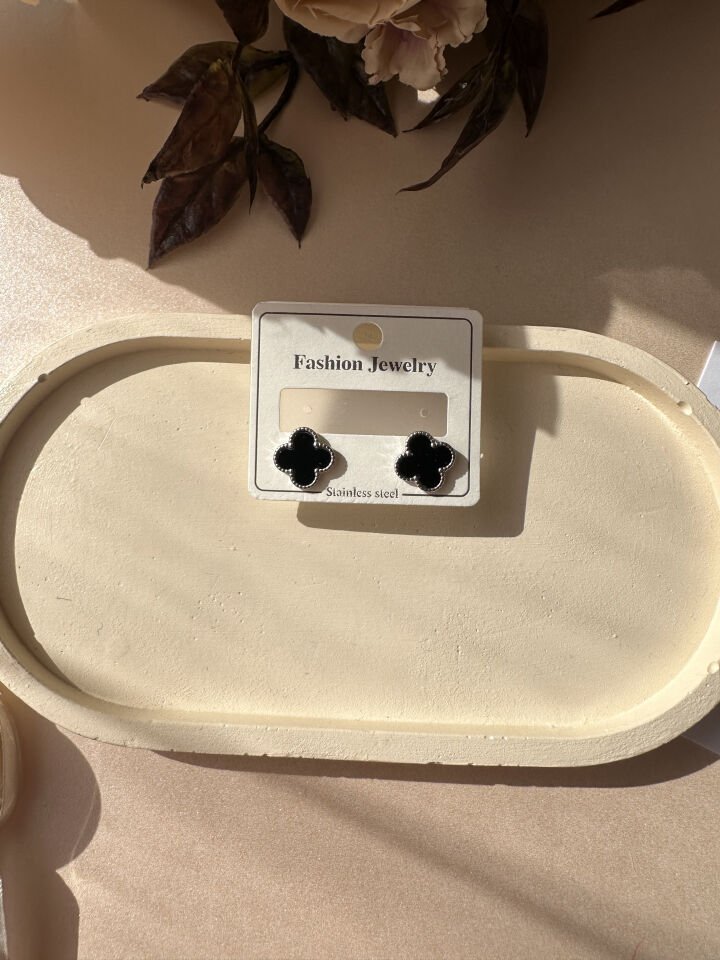 Van Cleef Model Çelik Siyah Taşlı Yonca Küpe