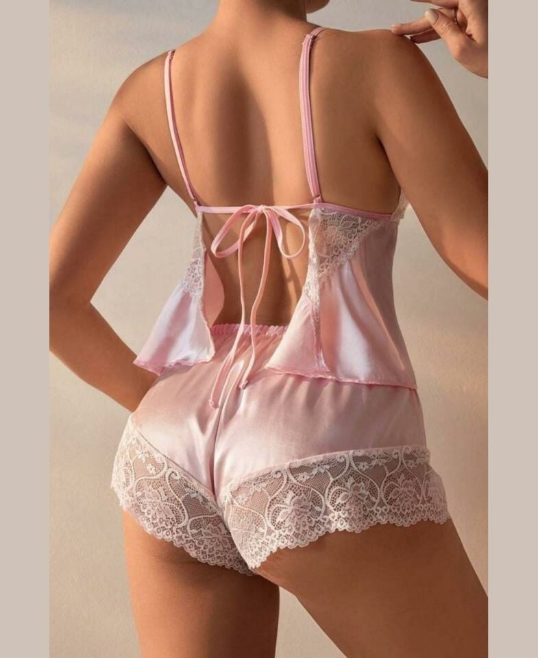 Intive Pudra Dantelli Saten Detaylı Derin V Dekolte Mini Büstiyer Şort Takım Intive Pudra Dantelli Saten Detaylı Derin V Dekolte Mini Büstiyer Şort Takım