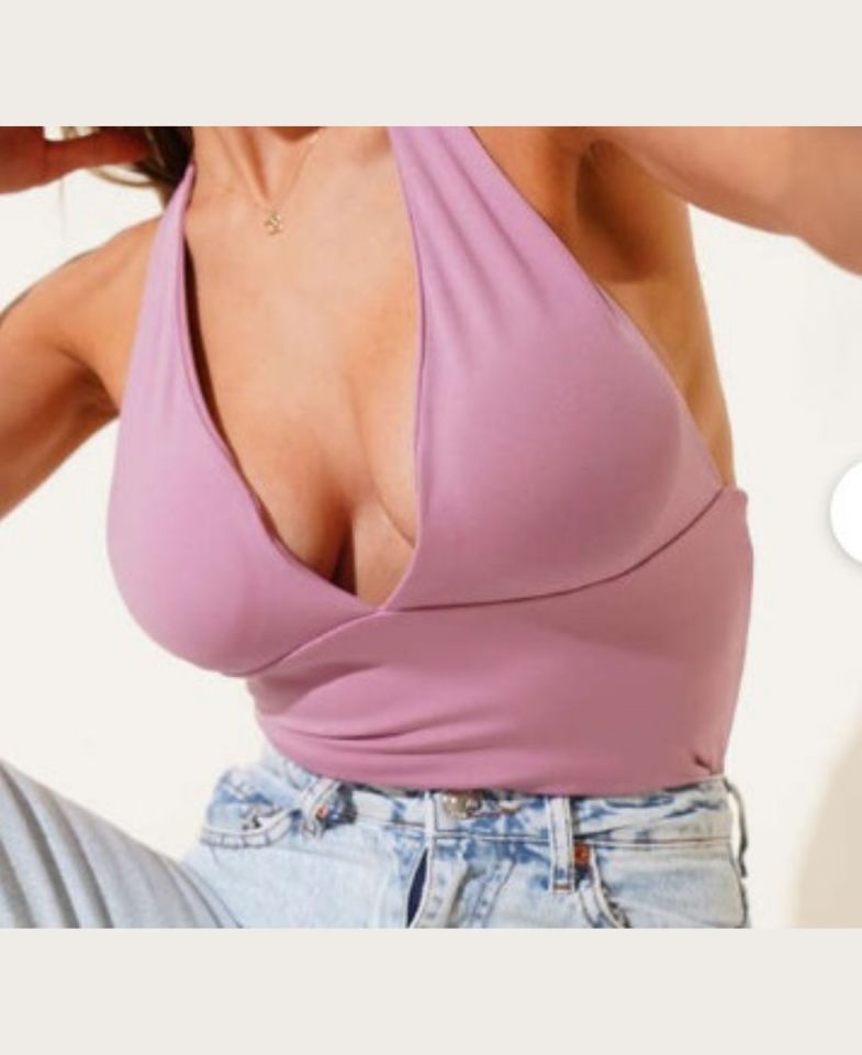 Intive V Yaka Çıkarılabilir Padli Boyundan Bağlamalı Croptop/Büstiyer Intive V Yaka Çıkarılabilir Padli Boyundan Bağlamalı Croptop/Büstiyer