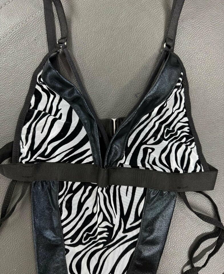 Kadın Zebra Desen Göğüs Detaylı Jartiyerli Bodysuit -1042 Siyah/Beyaz - S/M