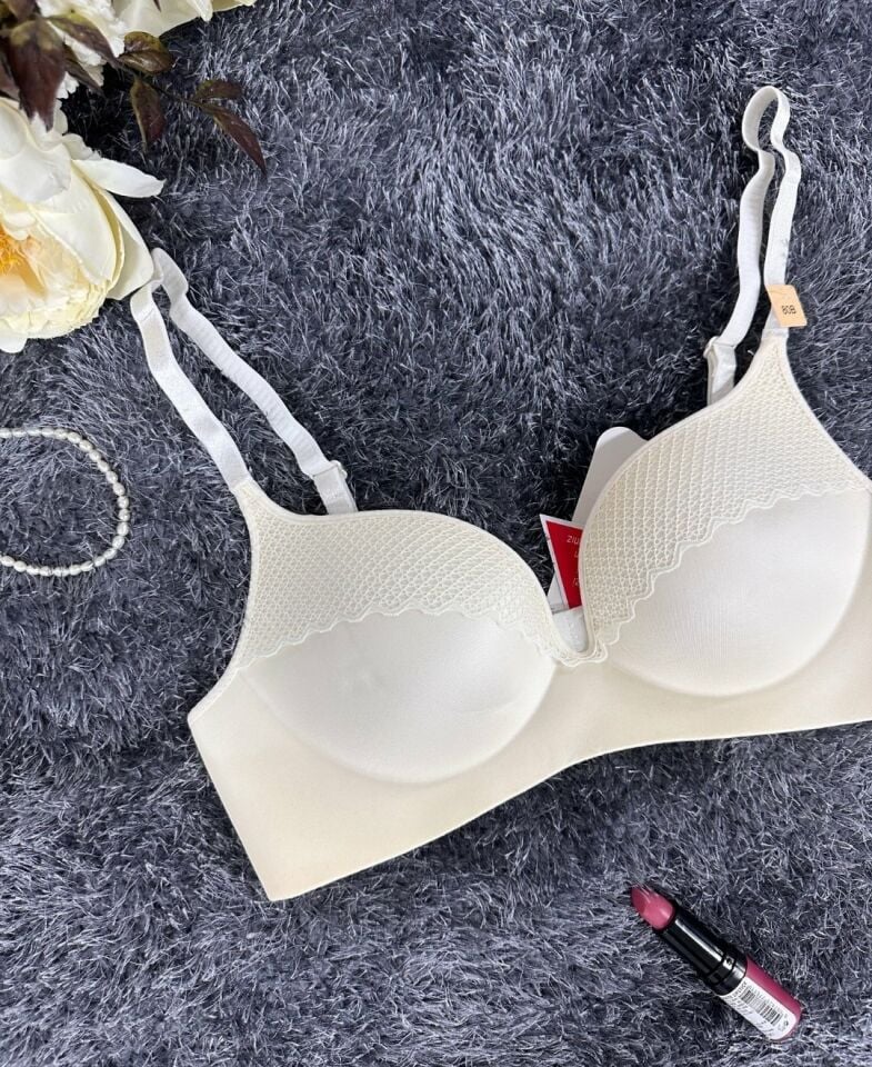 Günlük Kullanım Lazer Kesim Push-up Destekli Yumuşak Sütyen (Ekru, Pudra, Siyah, Yeşil) Ekru - 95B