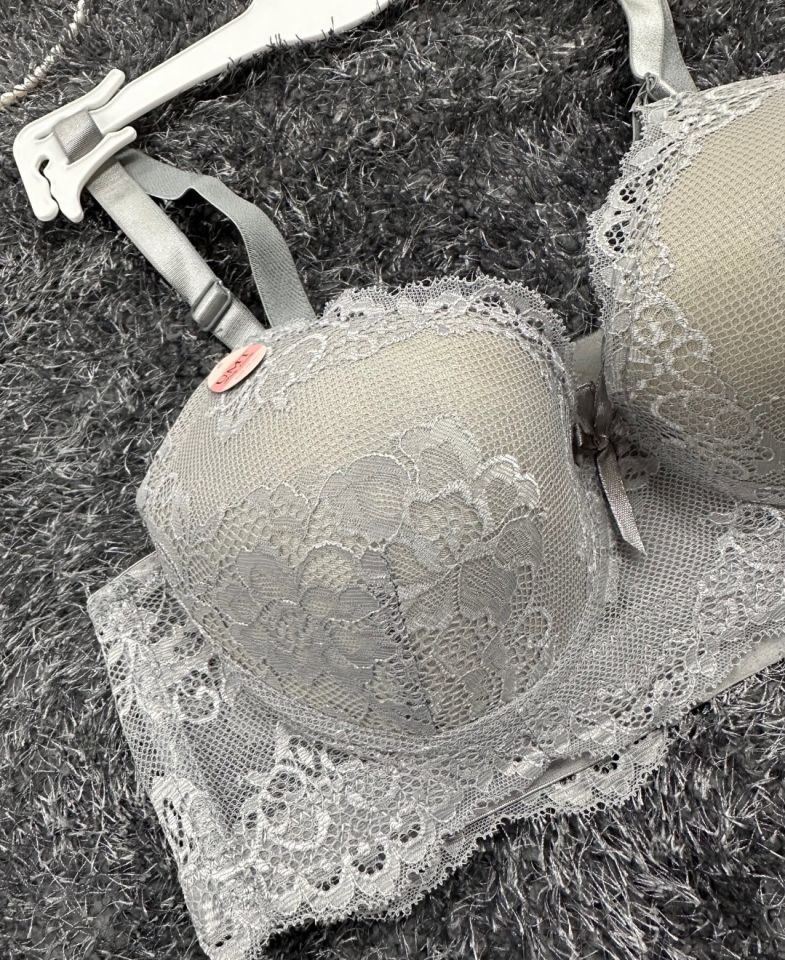 Dantelli C Cup Destekli Push-up 3 Kademe Kopçalı Üstün Kalite Sütyen Gri - 90C
