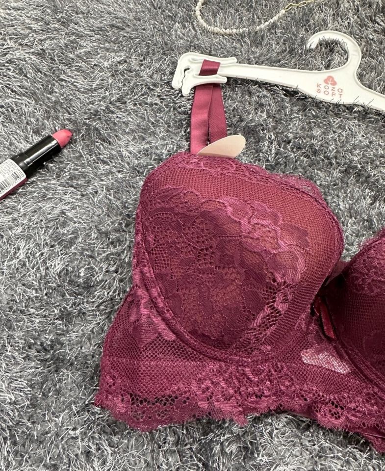 Dantelli C Cup Destekli Push-up 3 Kademe Kopçalı Üstün Kalite Sütyen Mürdüm - 85C