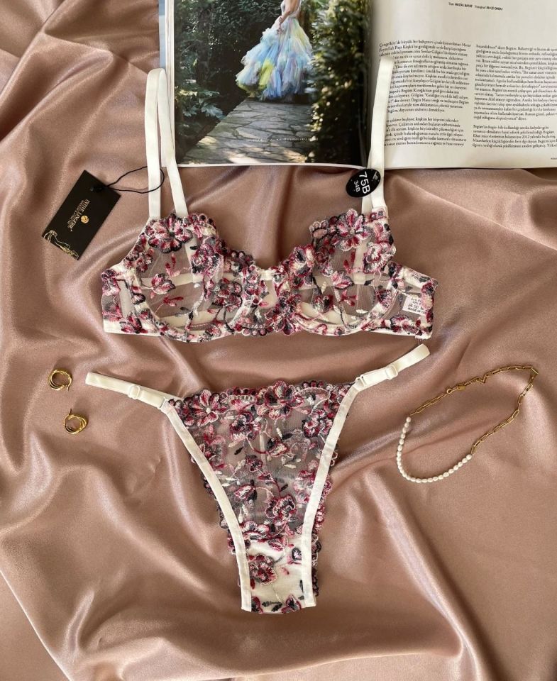 Cherry Kadın Pembe/Beyaz Çiçekli Kadın Sütyen Takım 90B