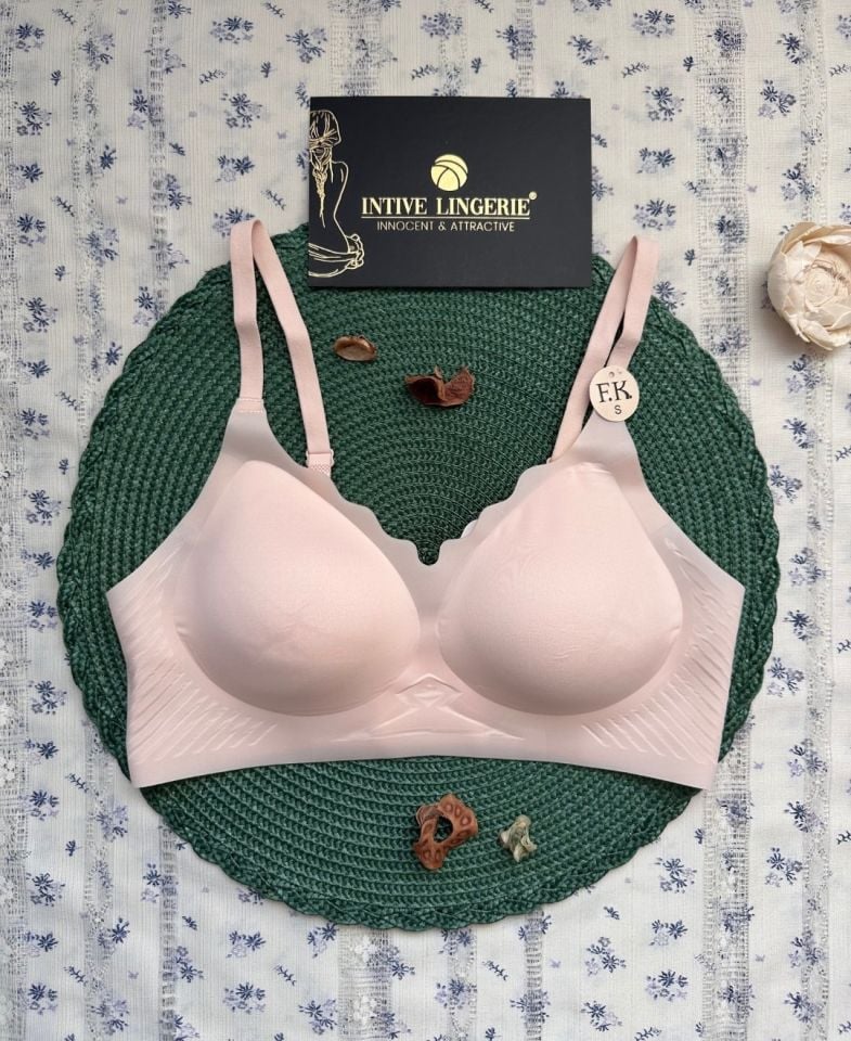 Layla İthal Buz İpek (İce-Silk) Ultra İnce Rahat Nefes Alır Görünmez Lazer Dikişsiz Sütyen