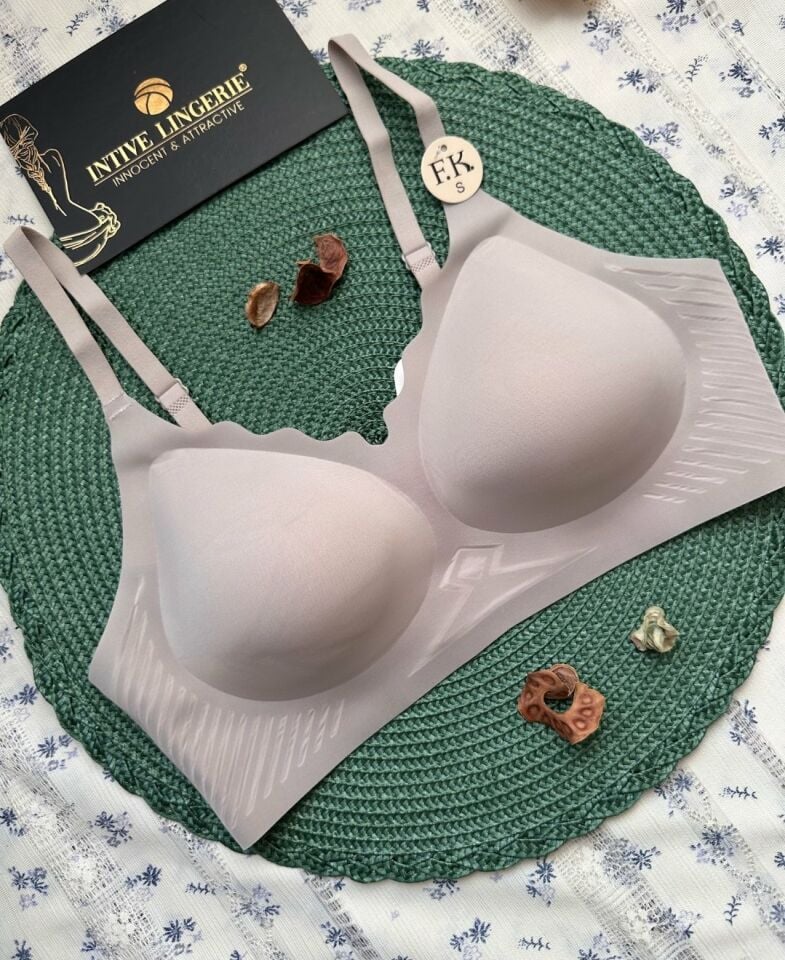 Layla İthal Buz İpek (İce-Silk) Ultra İnce Rahat Nefes Alır Görünmez Lazer Dikişsiz Sütyen Layla İthal Buz İpek (İce-Silk) Ultra İnce Rahat Nefes Alır Görünmez Lazer Dikişsiz Sütyen