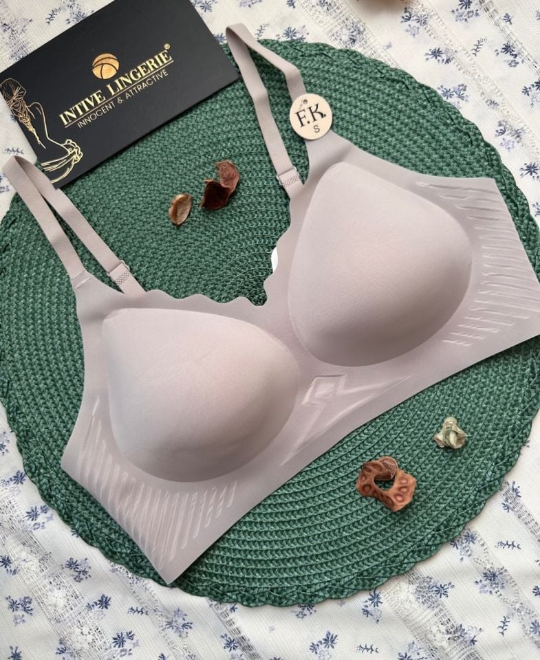 Layla İthal Buz İpek (İce-Silk) Ultra İnce Rahat Nefes Alır Görünmez Lazer Dikişsiz Sütyen Layla İthal Buz İpek (İce-Silk) Ultra İnce Rahat Nefes Alır Görünmez Lazer Dikişsiz Sütyen