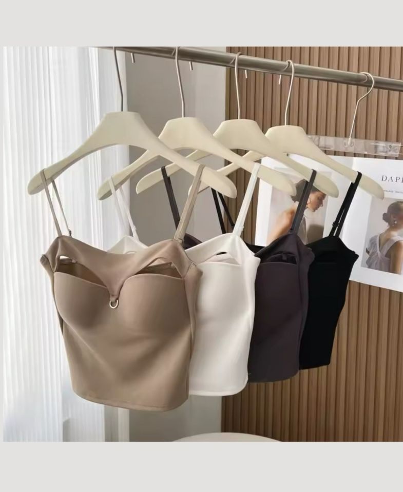 Chole İthal Pamuklu Göğsü Cut-Out Halka Detaylı İnce Askılı Büstiyer/Crop