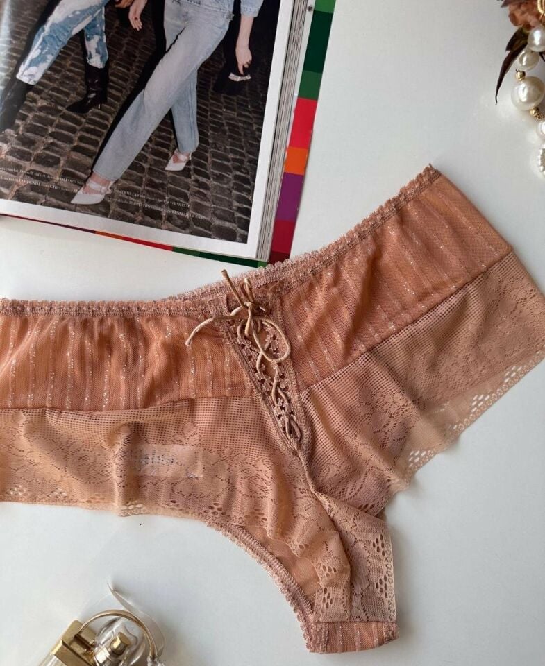 Serena Simli Arkası Bağlama Detaylı Dantelli Brazilian Tanga Bej - L/XL