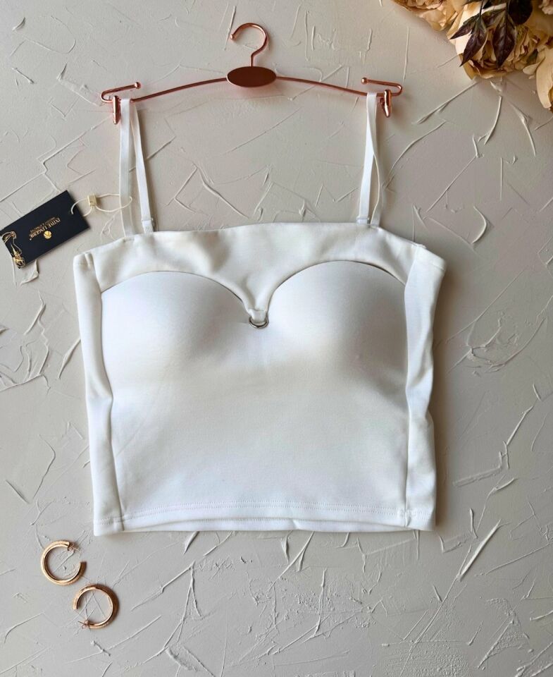Chole İthal Pamuklu Göğsü Cut-Out Halka Detaylı İnce Askılı Büstiyer/Crop Beyaz - M/L