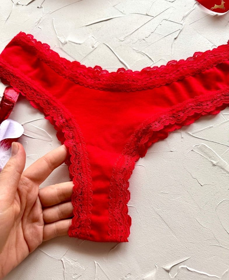 Kadın Kırmızı Dantelli Pamuklu Paketli Hediyelik Tanga (Yılbaşı Özel) Kırmızı - L/XL