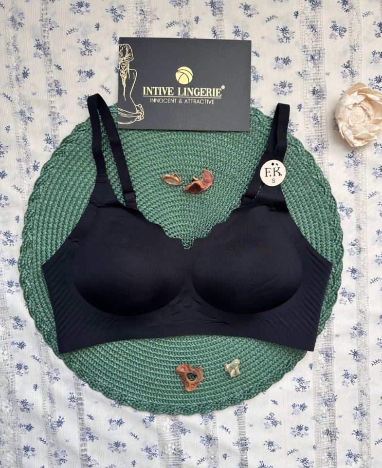 Layla İthal Buz İpek (İce-Silk) Ultra İnce Rahat Nefes Alır Görünmez Lazer Dikişsiz Sütyen Siyah - L