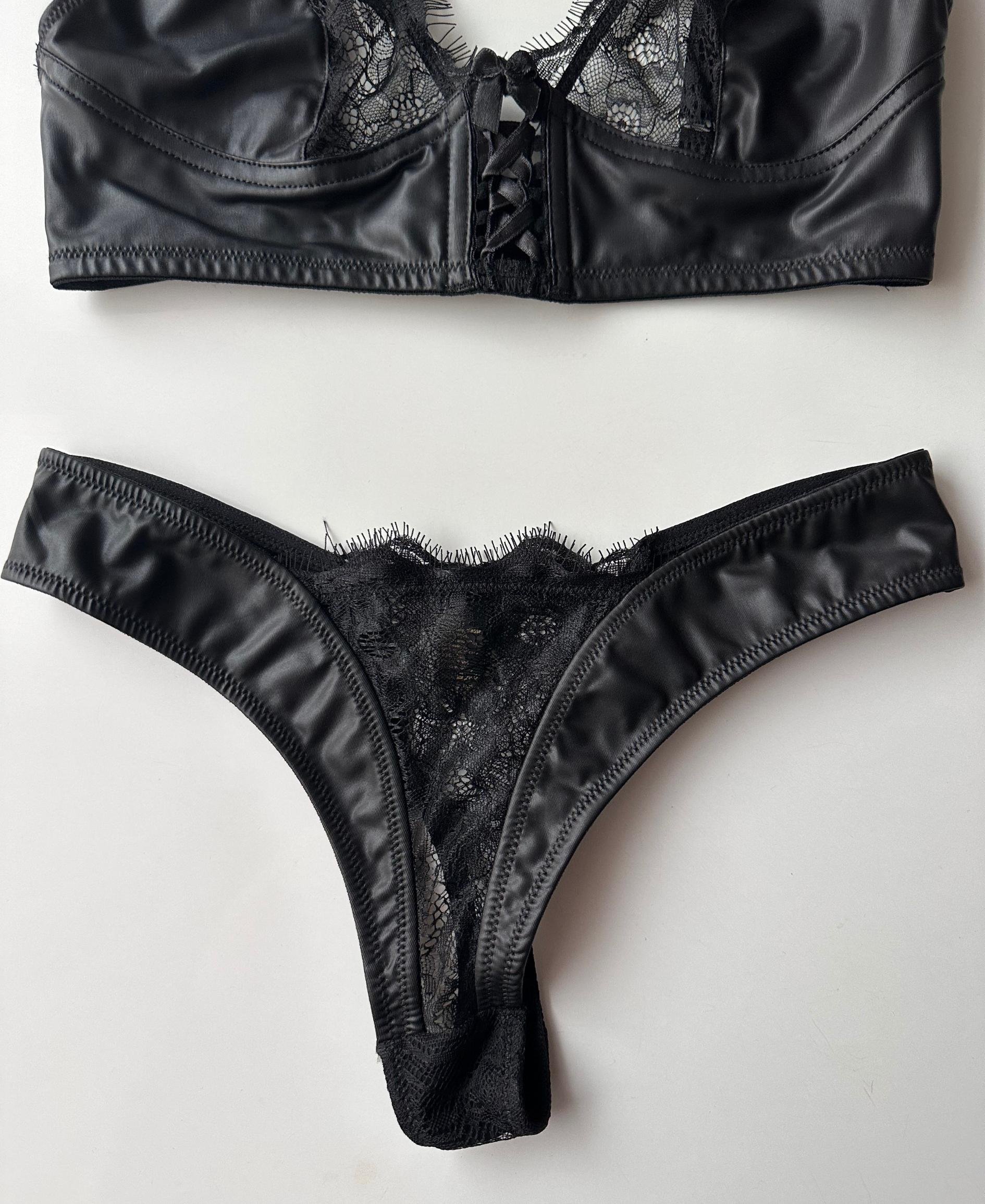 Kadın Tasarım Lateks Deri Önü Bağlama Detaylı Seksi Sütyen Takım (Çorap Hediyeli) - Rylee Siyah - L