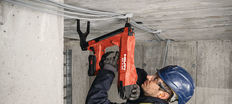 HILTİ  BX 4-22 AKÜLÜ BETON ÇİVİ ÇAKMA TABANCASI  + B 22-85 BATARYA + C 6-22 ŞARJ CİHAZI