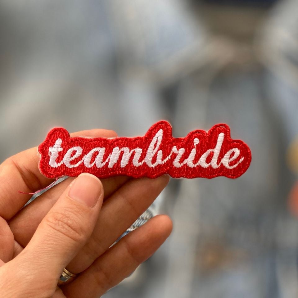Kırmızı TEAMBRIDE (3'lü set) yapışkan arma, Nakışlı arma, Patch, Yama, Aksesuar