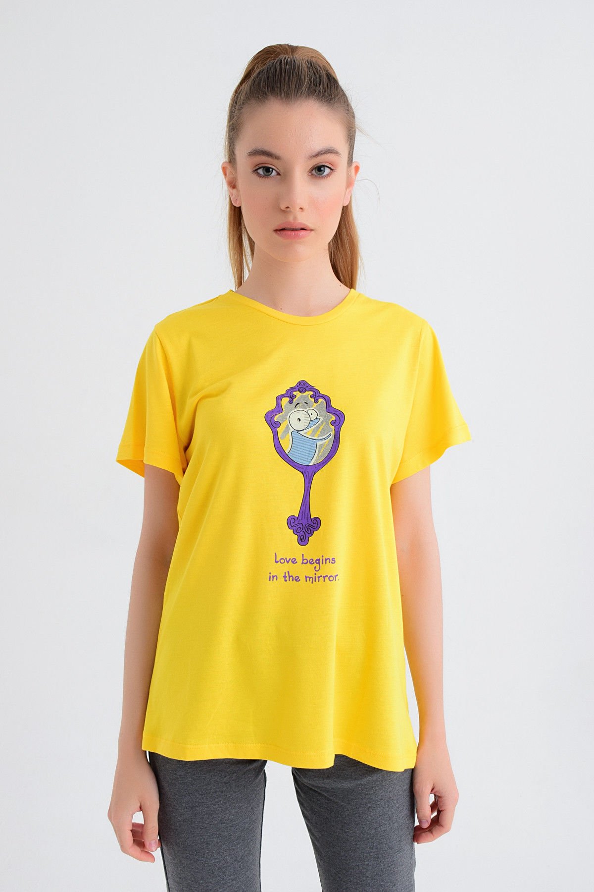 b-fit Kadın Kısa Kollu Baskılı T-Shirt Wormie Ayna