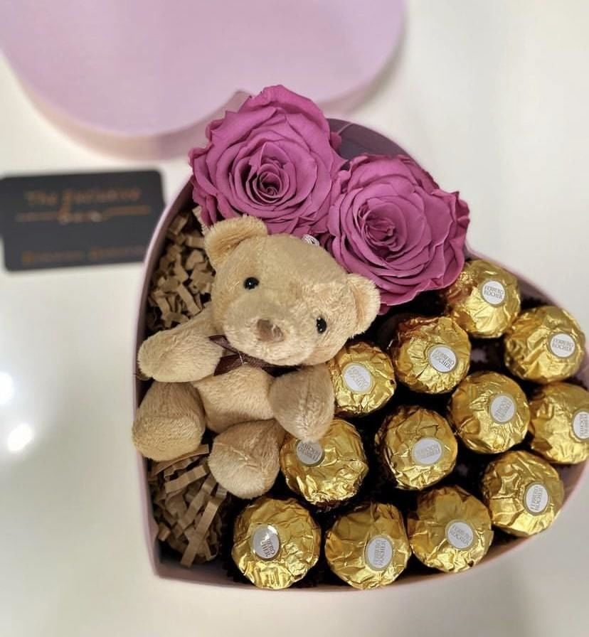 Peluş Ayıcık & Solmayan Gül & Çikolata Heediye Kutusu