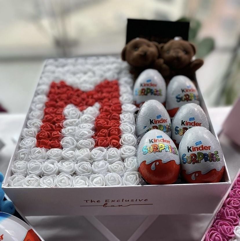Red & White Exclusive Box