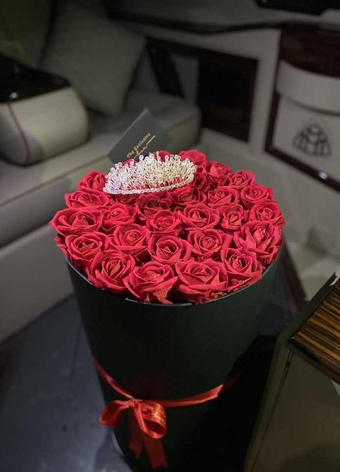 Quen’s Bouquet -Kırmızı
