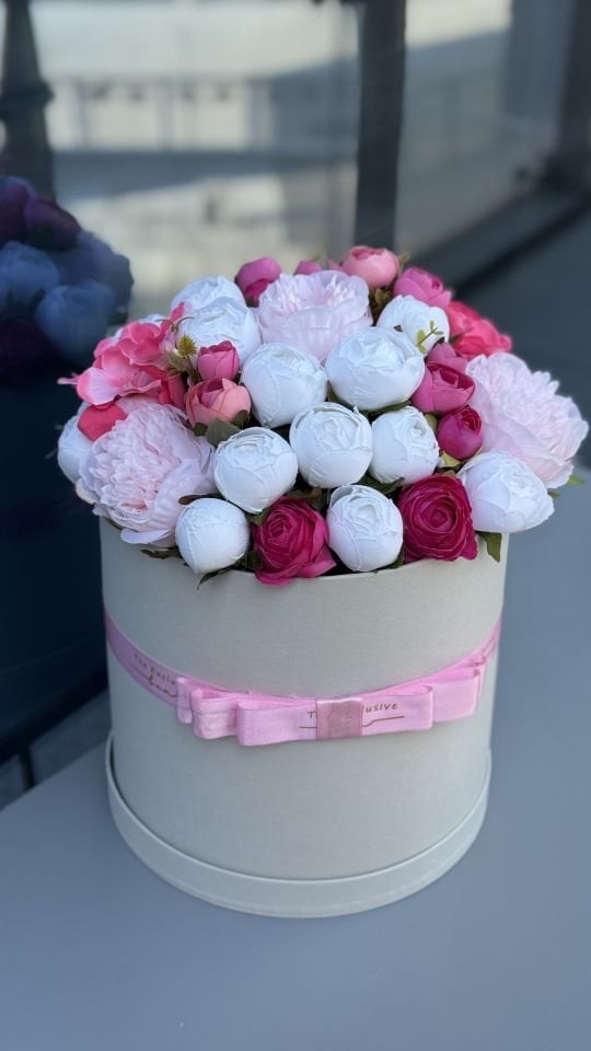 Blush Garden by The Exclusive Box