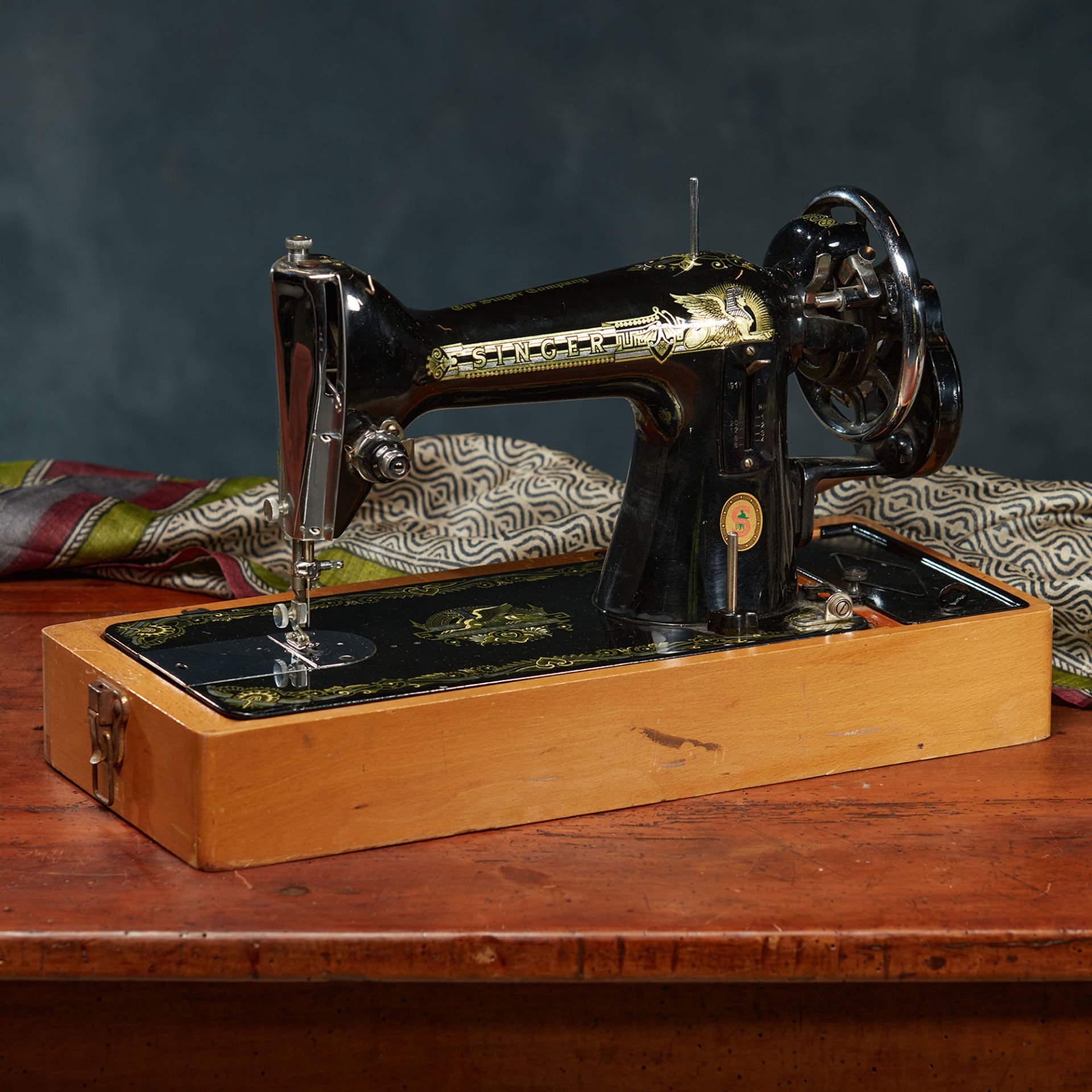Ahşap Bazalı Singer Dikiş Makinesi
