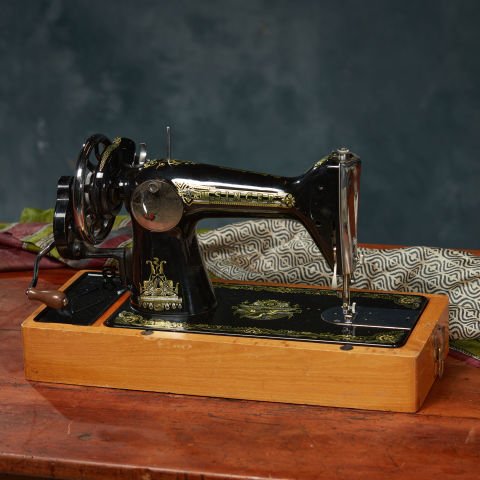 Ahşap Bazalı Singer Dikiş Makinesi