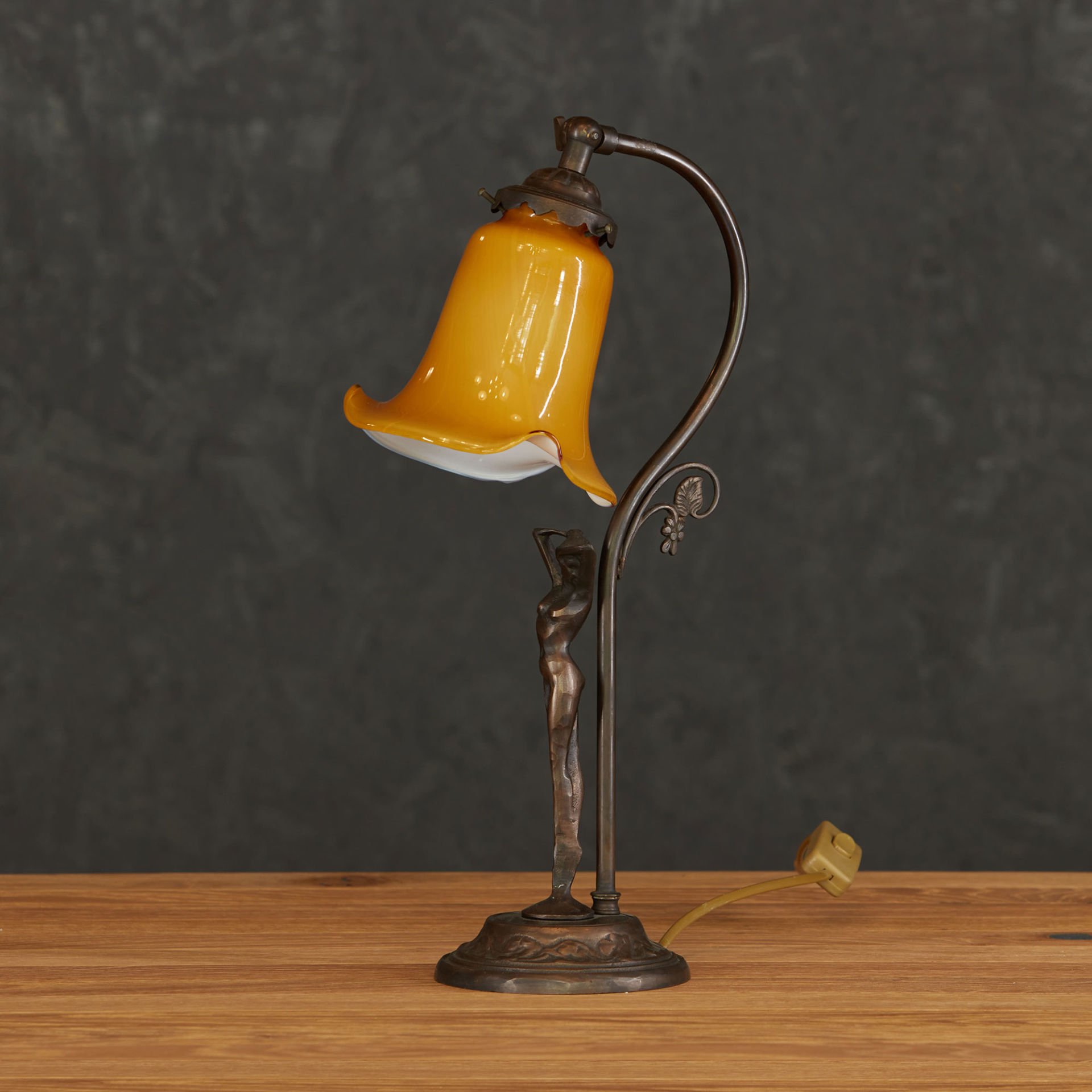 Bal Renkli Masa Lambası