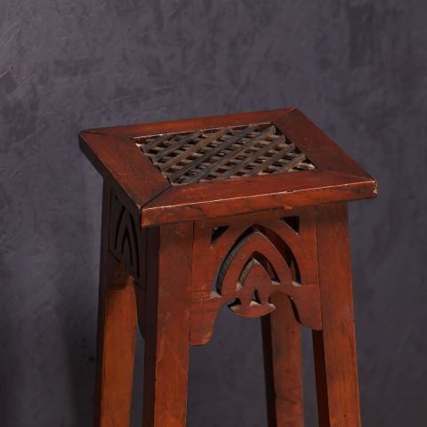 Ahşap Çiçek Sehpası