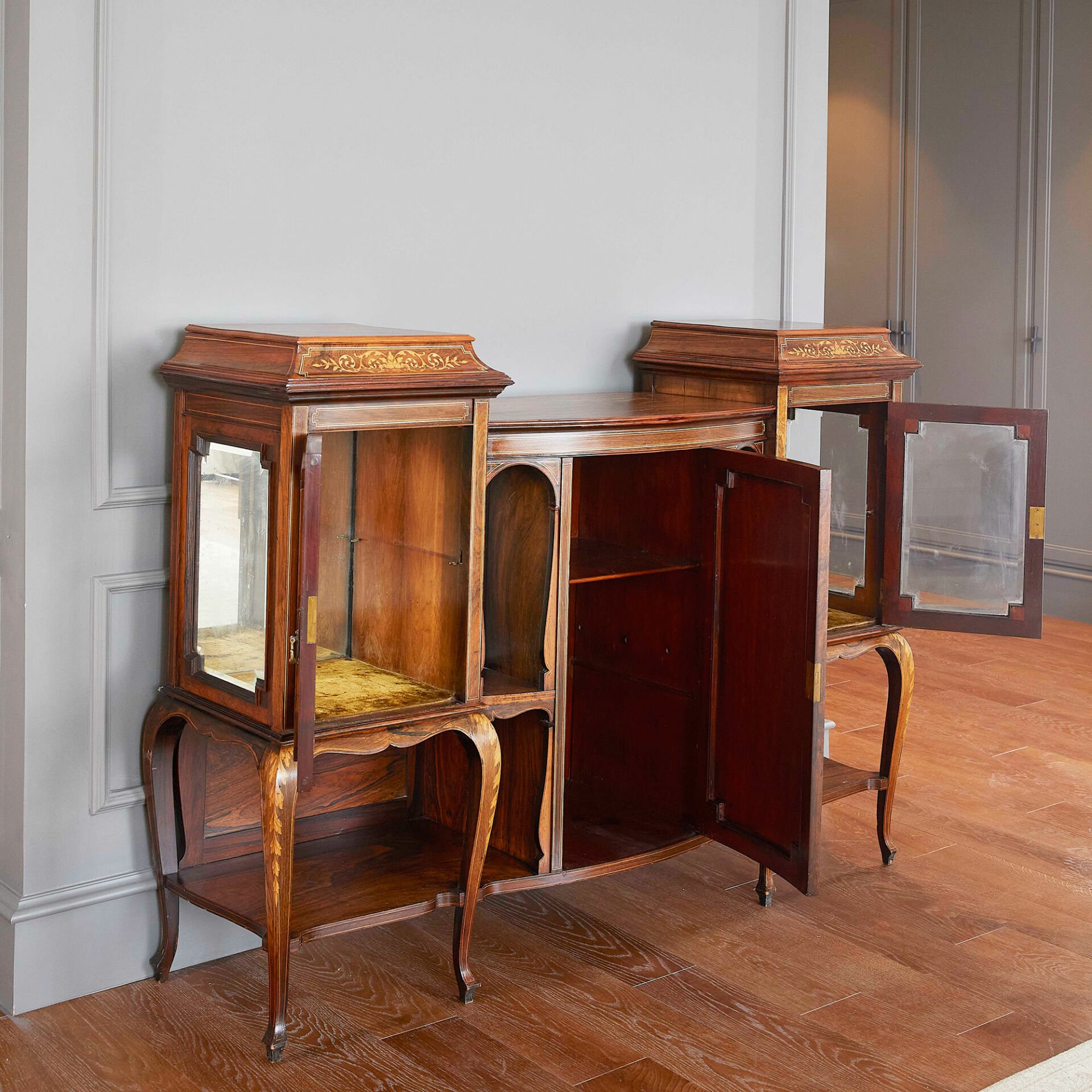 Three Section Victorian Dömi Buffet