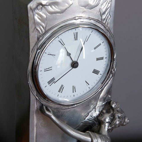Art Nouveau Masa Saati