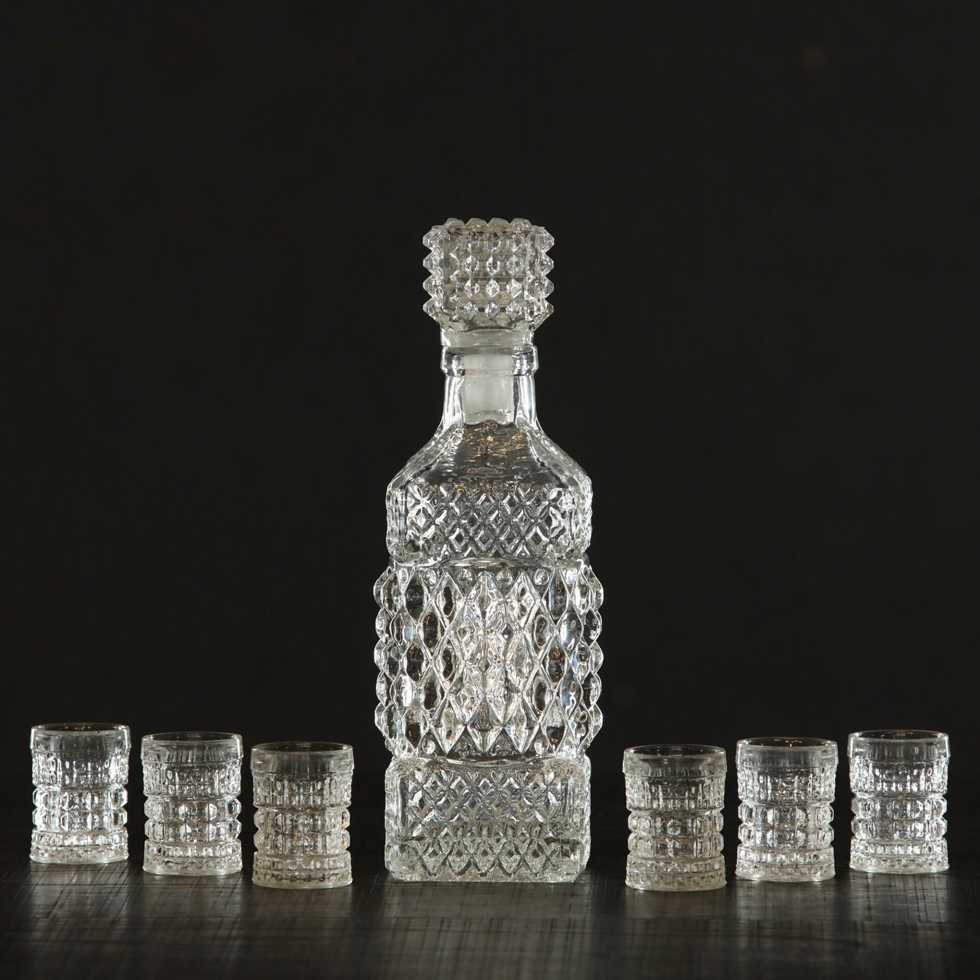 Mold Carafe and Liquor Glass Set