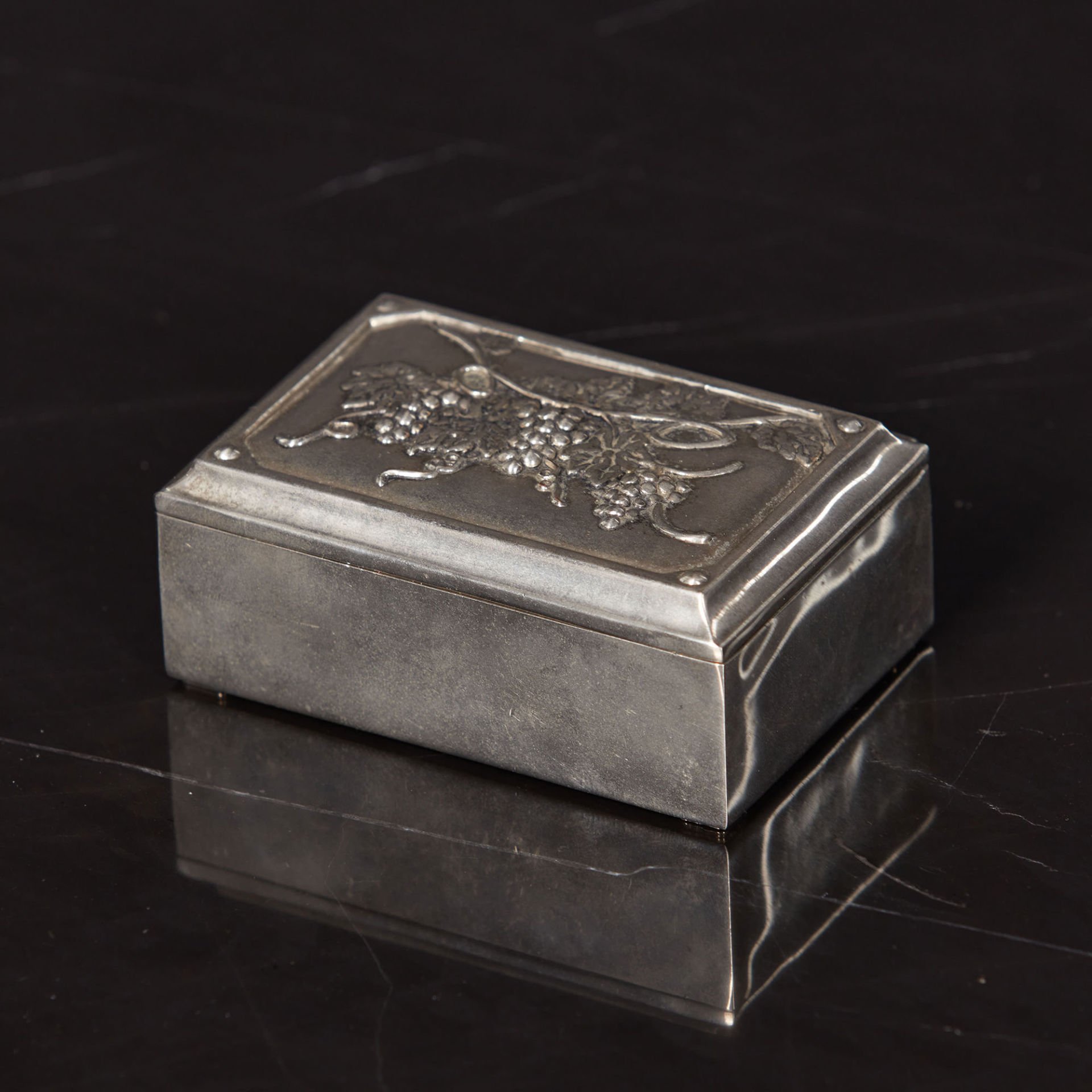 Grape Relief Box