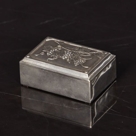 Grape Relief Box