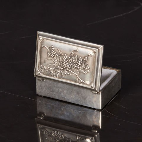 Grape Relief Box