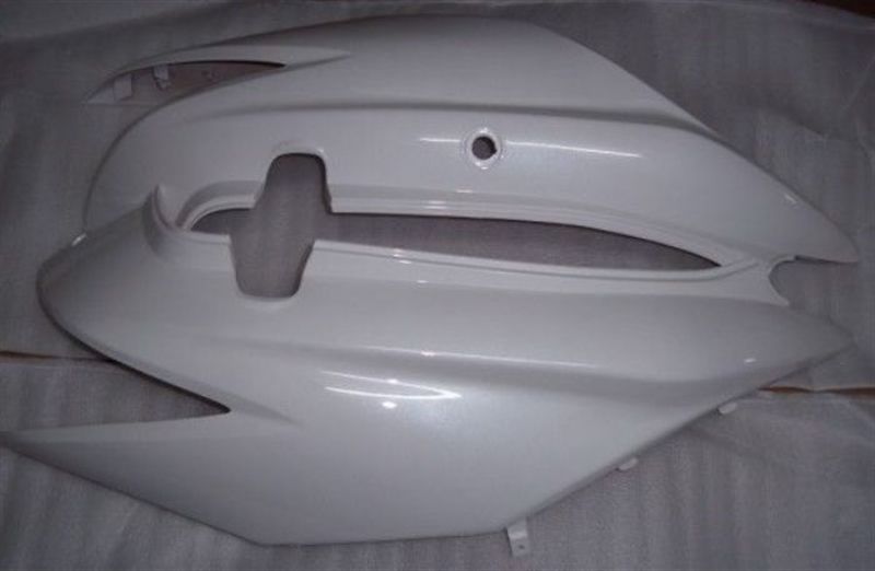 FİZY 125 SELE ALTI YAN KAPAK GRENAJI TKM BEYAZ