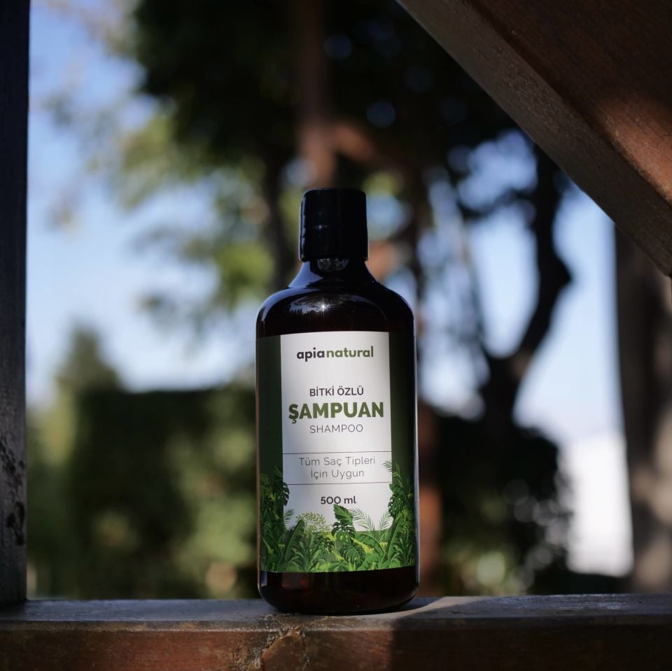 Tüm Saç Tipleri İçin Bitkisel Şampuan 500 ML