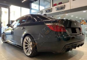 BMW E60 Vorstainer Difüzör Sağ Sol Çift Çıkış Piano Black 2003-2010