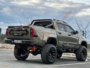 Toyota Hilux Arka Demir Tampon ( AQM-T20 )