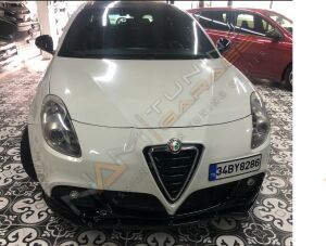 Alfa Romeo Giulietta  Ön Tampon Eki Lip Tek Parça Piano Black