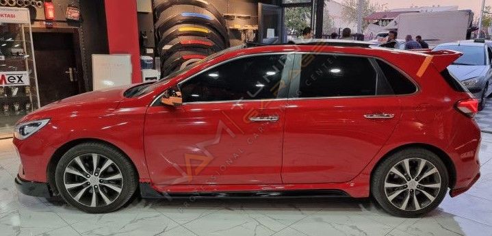 Hyundai i30 Yan Marşpiyel 2017+ (Plastik) Boyasız