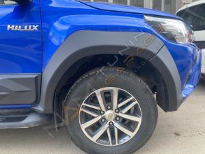 Toyota Hilux Dodik Seti Çamurluk Kaplama 6 parça 2015-2020
