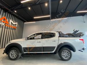 Mitsubishi L200 Yan Kapı Kaplama Seti Kapı Koruma 2015-2018 4 parça