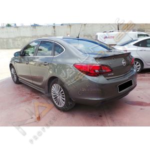 Opel Astra J Sedan Difüzör Piano Black Sport Çıkışsız 2011-2020