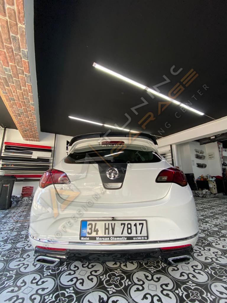 Opel Astra J Egzoz Görünümlü Difüzör (Plastik) Piano Black